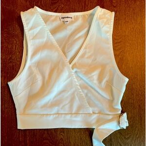 Womens Superdown Janae Wrap Crop Top. White. Size XXS.  Side Zipper. EUC